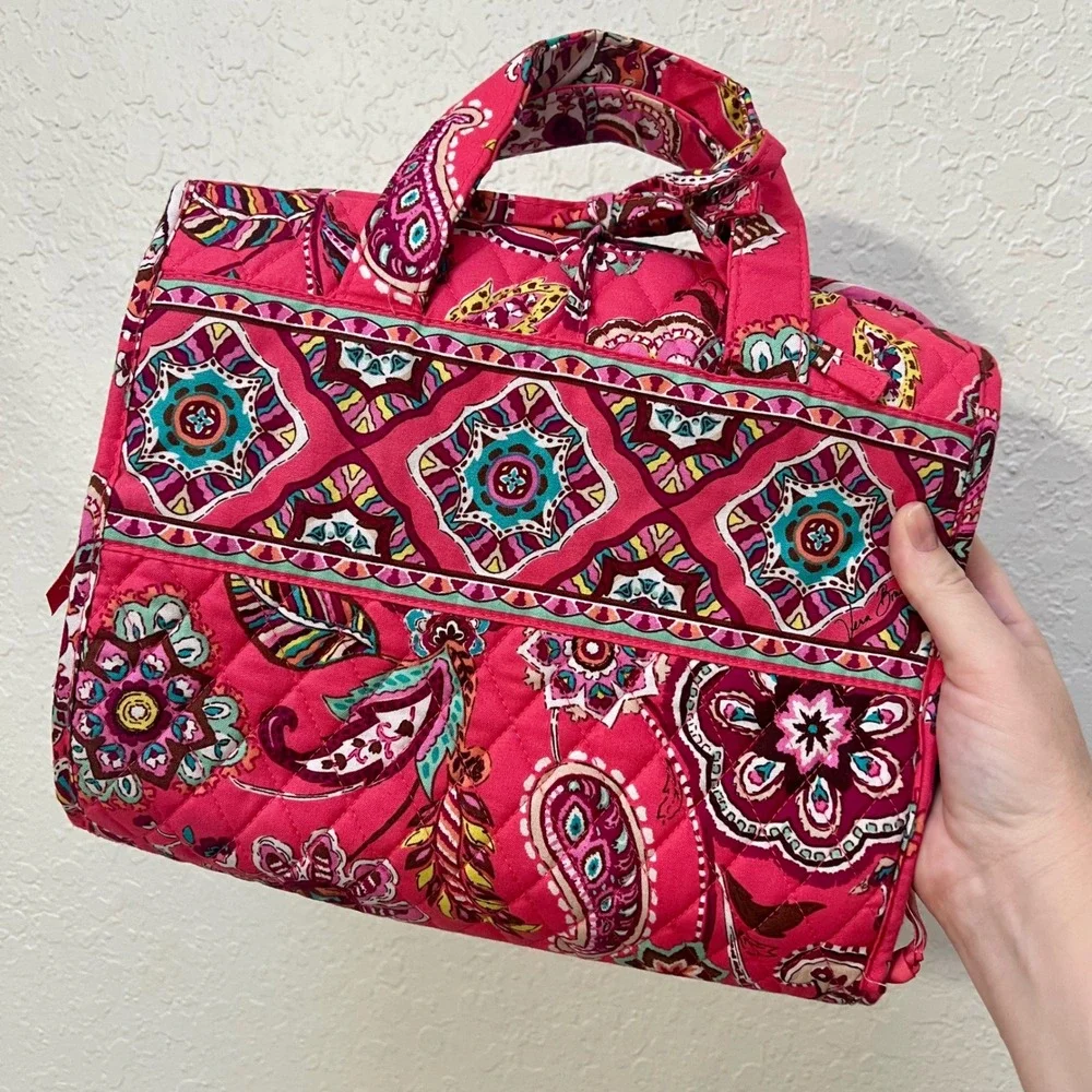 Vera Bradley Call Me Coral Hanging Travel Organizer Paisley Quilted Toiletry Bag